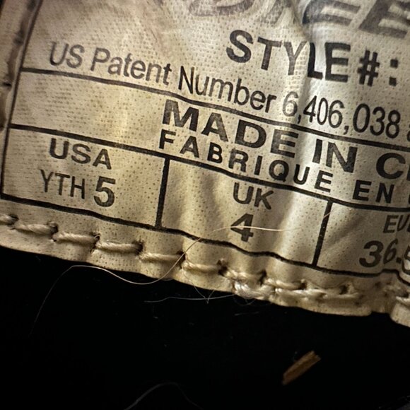 Heelys Youth Size 5 Shoes With Wheels - Skull & Camo Pattern Black/Blue Trim - Picture 2 of 9